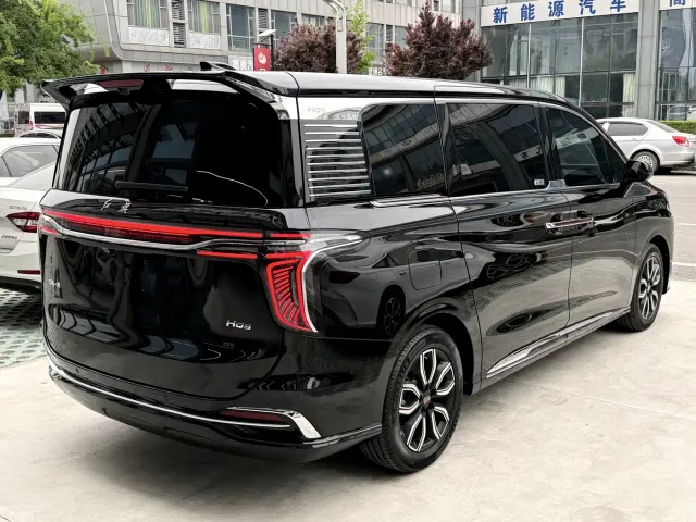 Hongqi HQ9 — Фото автомобиля 4