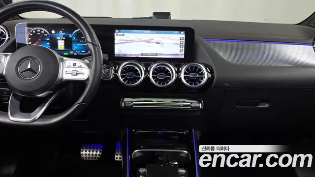 Mercedes-Benz EQA — Фото автомобиля 14