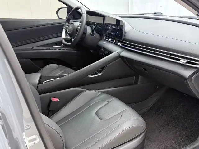Hyundai Elantra — Фото автомобиля 22