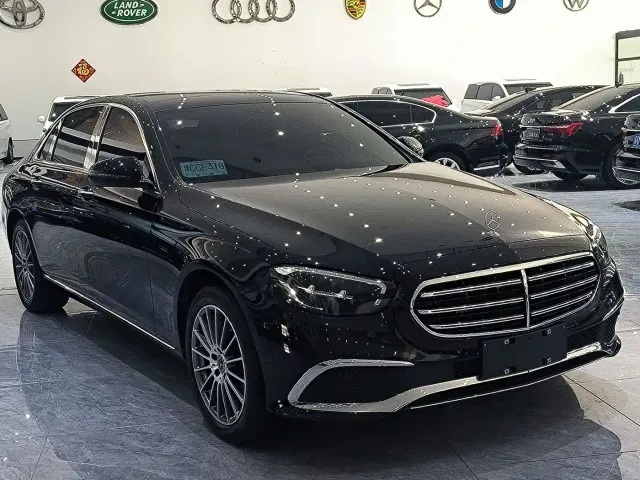 Mercedes-Benz E-Class — Фото автомобиля 3