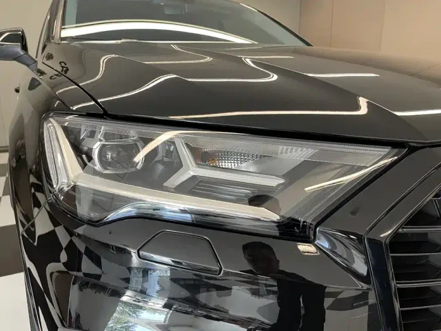 Audi Q7 — Фото автомобиля 9