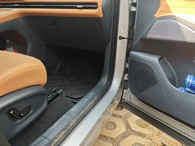 Geely Galaxy Starship 7 EM-i — Фото автомобиля 19
