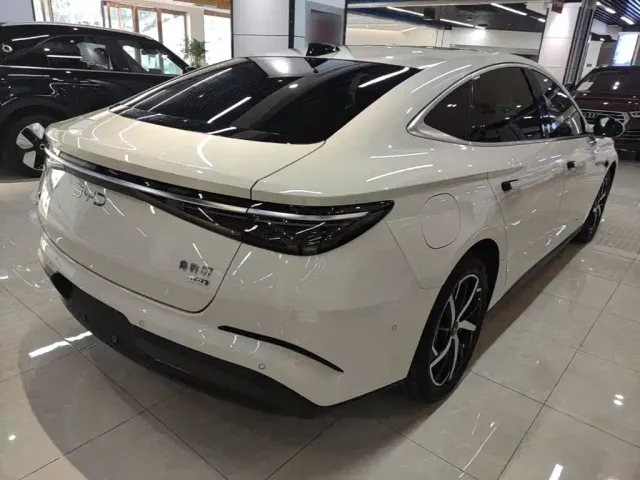 BYD Seal 07 DM-i — Фото автомобиля 6