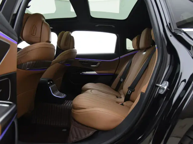 Mercedes-Benz E-Class — Фото автомобиля 9