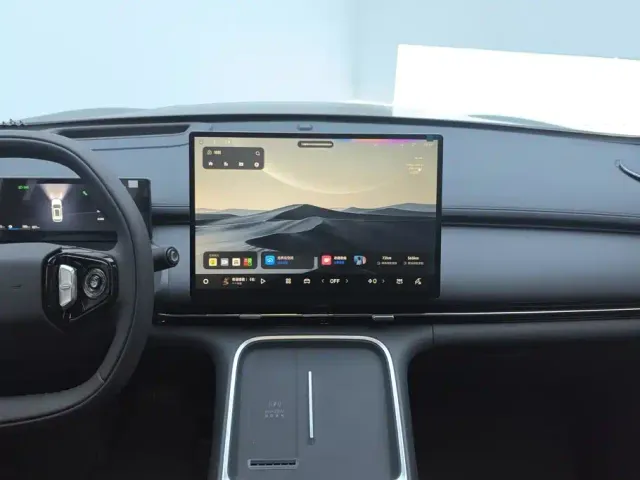 Geely Galaxy Starship 7 EM-i — Фото автомобиля 13
