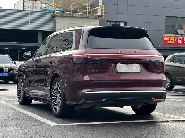 Aito M8 — Фото автомобиля 6