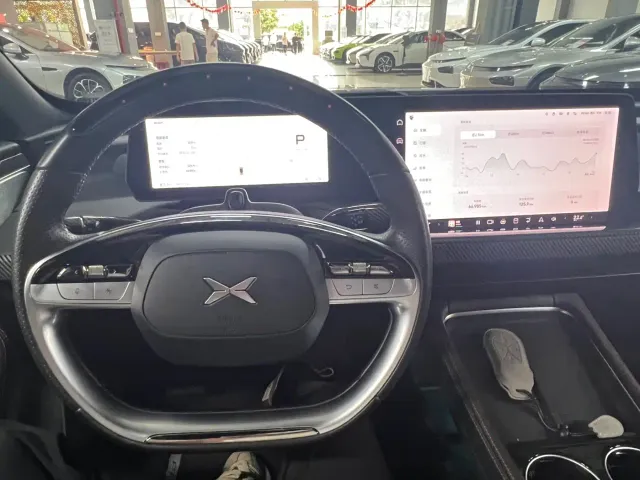 Xpeng P7 — Фото автомобиля 11