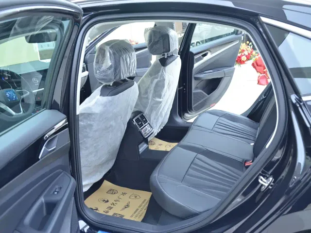 Volkswagen Passat — Фото автомобиля 5