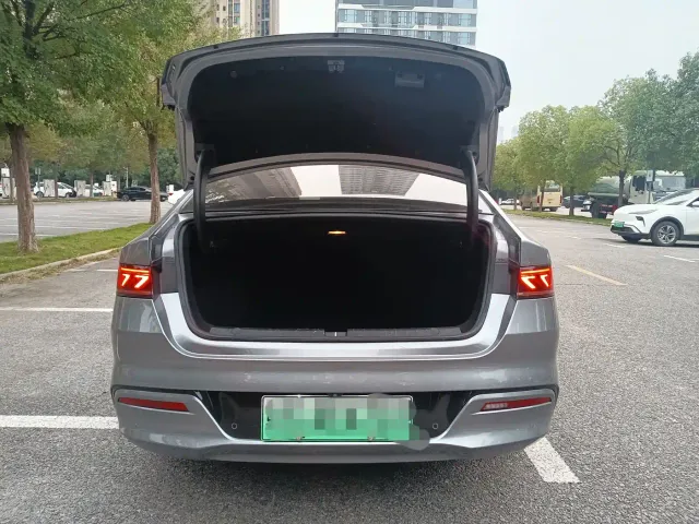 BYD Qin PLUS — Фото автомобиля 11