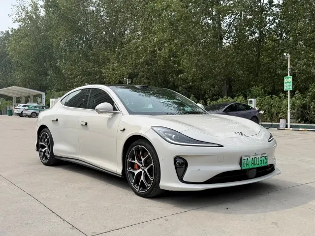 IM Motors L6 — Фото автомобиля 2