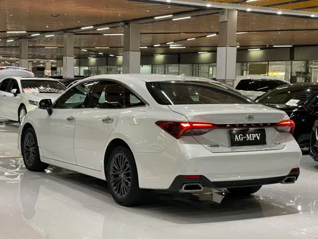 Toyota Avalon — Фото автомобиля 14