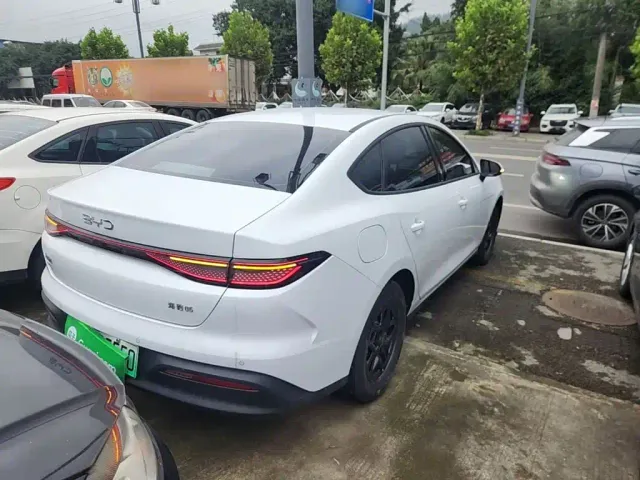 BYD Seal 05 DM-i — Фото автомобиля 6