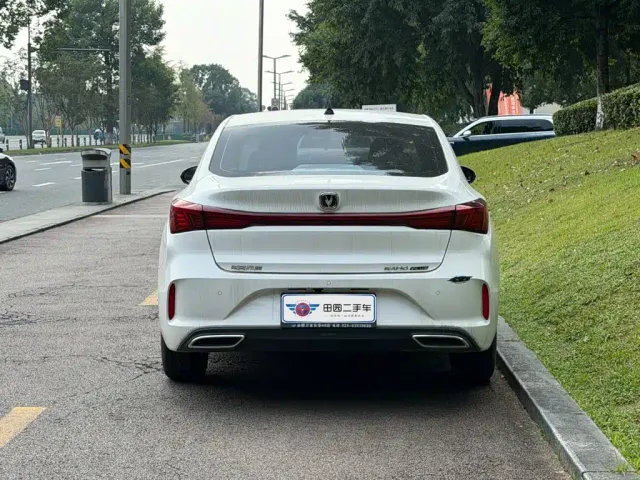 Changan Eado — Фото автомобиля 5