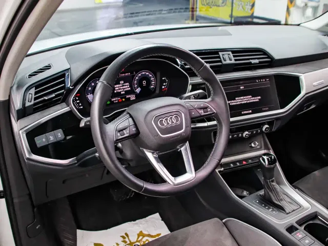 Audi Q3 — Фото автомобиля 5