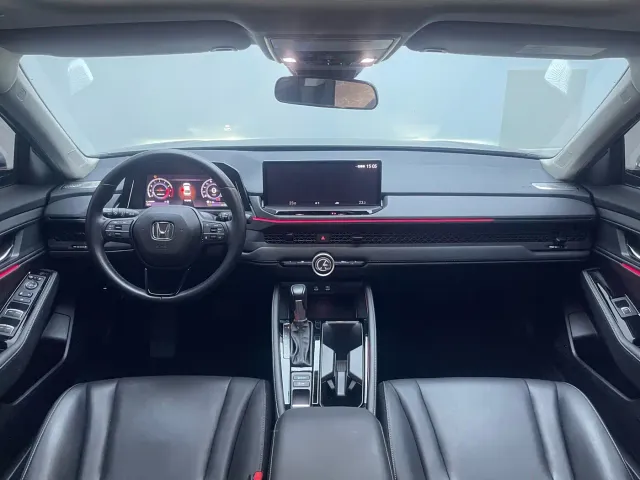 Honda Accord — Фото автомобиля 16