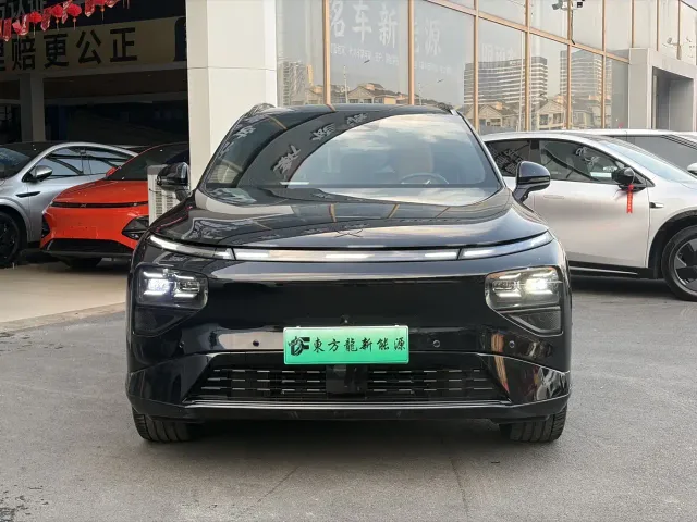 Xpeng G9 — Фото автомобиля 2
