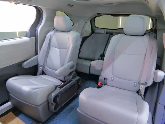 Toyota Granvia — Фото автомобиля 9
