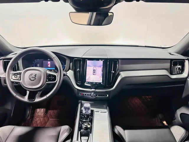 Volvo XC60 — Фото автомобиля 12