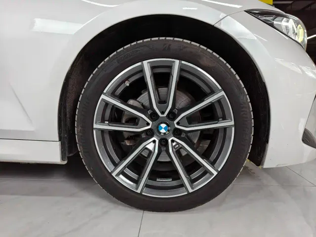 BMW 3 Series — Фото автомобиля 4