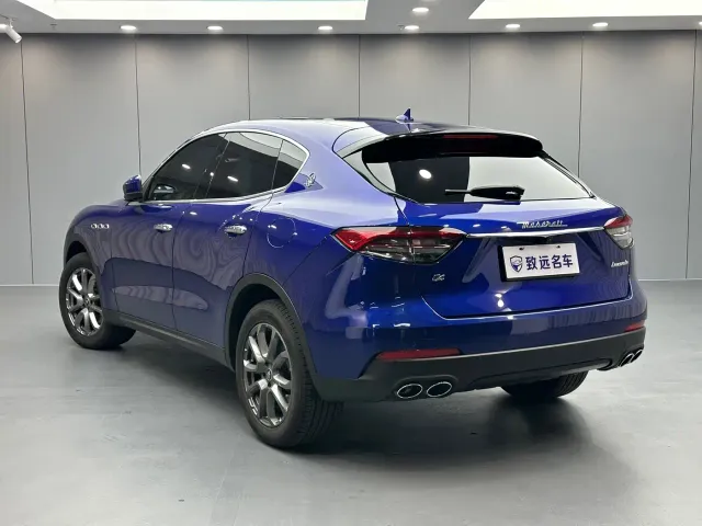 Maserati Levante — Фото автомобиля 6