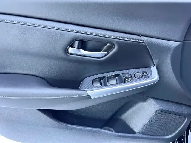 Nissan Sylphy 2023 Facelift 1.6L CVT Comfort Edition — Фото автомобиля 10