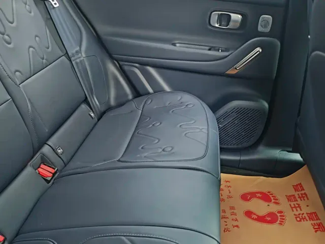 Leapmotor A10 — Фото автомобиля 8