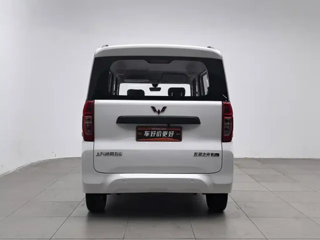Wuling Zhiguang NEV — Фото автомобиля 4