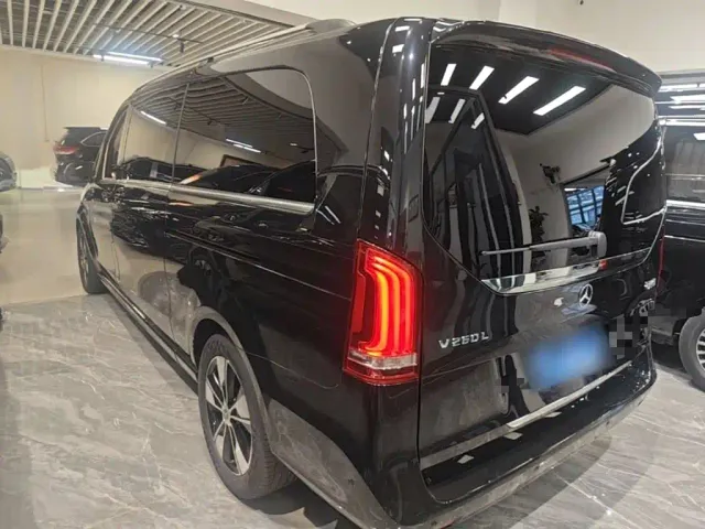 Mercedes-Benz V-Class — Фото автомобиля 22
