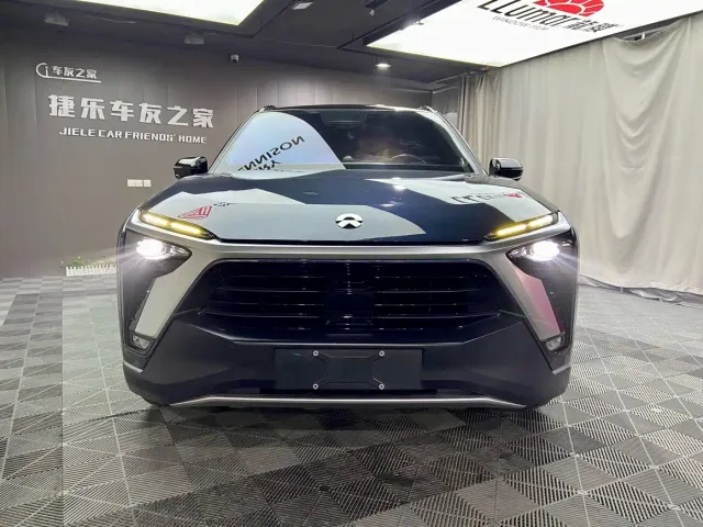 Nio ES8 — Фото автомобиля 2