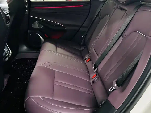 Xiaomi SU7 — Фото автомобиля 9
