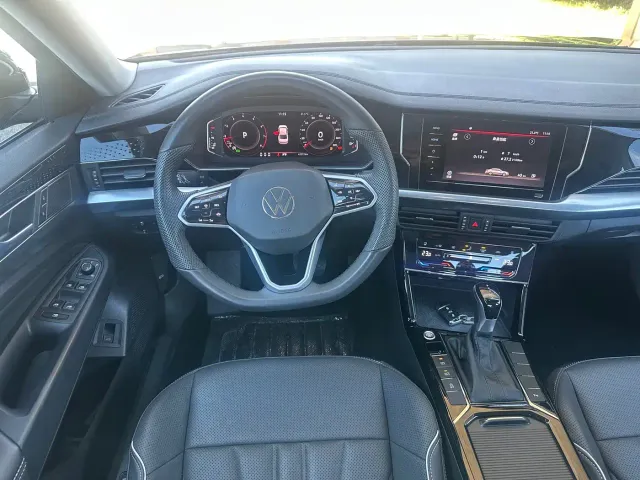 Volkswagen Passat — Фото автомобиля 12