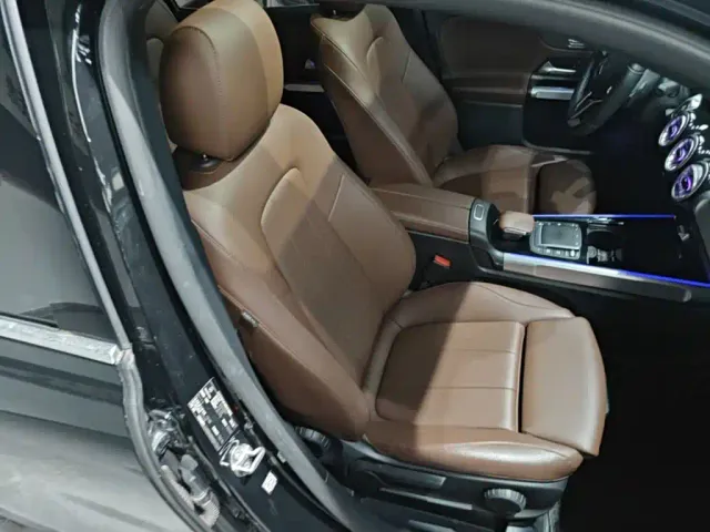 Mercedes-Benz GLB-Class — Фото автомобиля 24