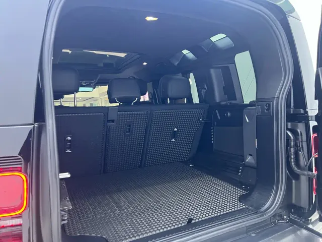 Land Rover Defender — Фото автомобиля 16