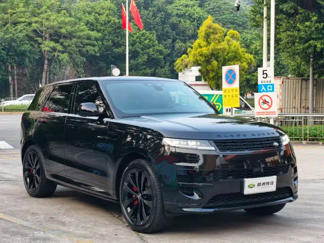 Land Rover Range Rover Sport — Фото автомобиля 3