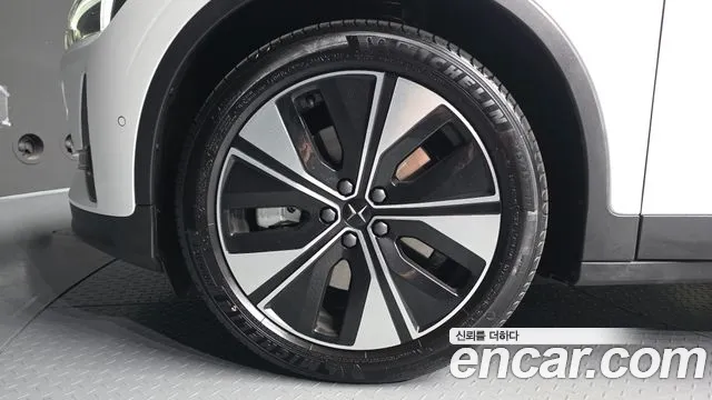 Polestar Polestar 2 — Фото автомобиля 5