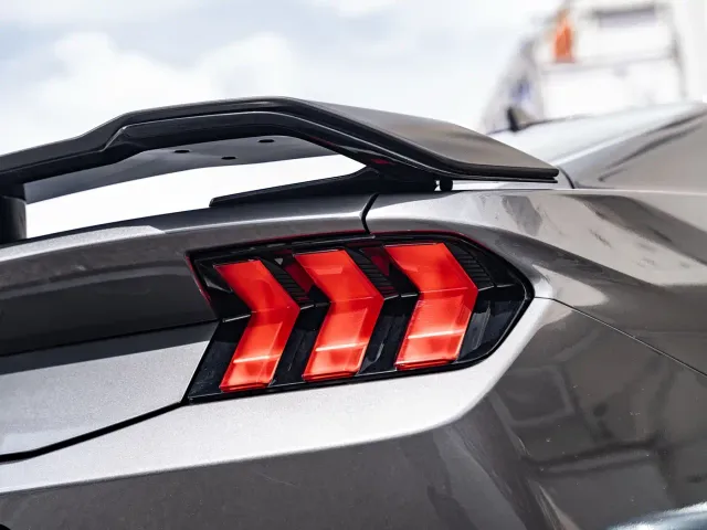 Ford Mustang — Фото автомобиля 9