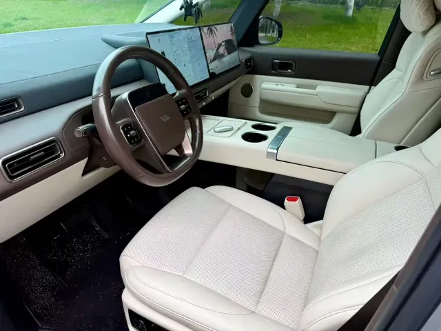 Li Auto MEGA — Фото автомобиля 7