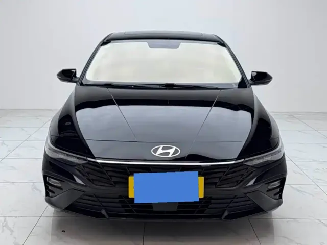 Hyundai Elantra — Фото автомобиля 5