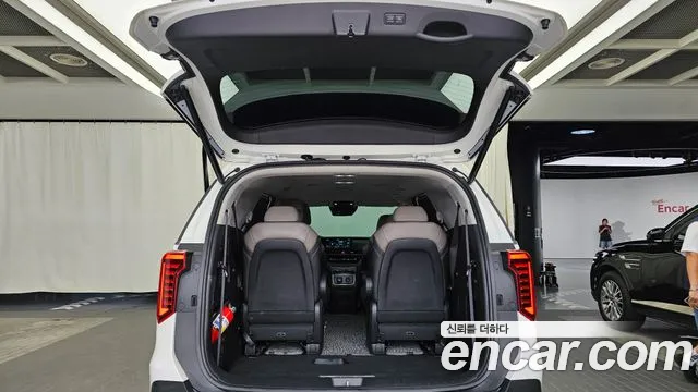 Kia Canival Новый Carnival 4 поколение HEV 9 мест Signature — Фото автомобиля 18