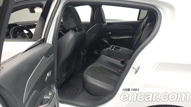 Peugeot 308 — Фото автомобиля 10