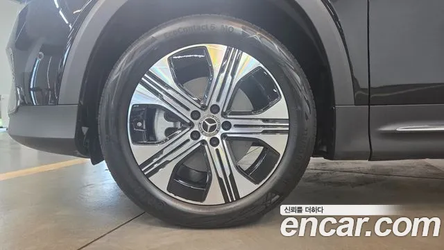 Mercedes-Benz EQB — Фото автомобиля 5