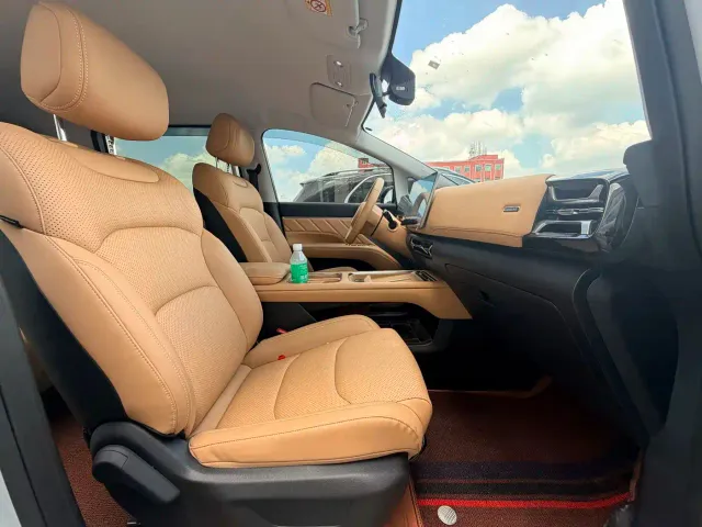 Wuling Starlight 730 — Фото автомобиля 11