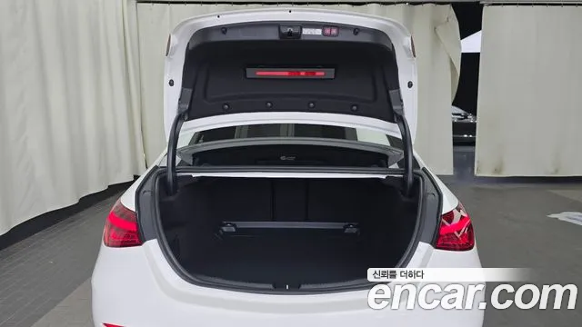 Mercedes-Benz C-Class — Фото автомобиля 16