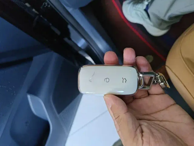 Geely Galaxy Starship 7 EM-i — Фото автомобиля 8