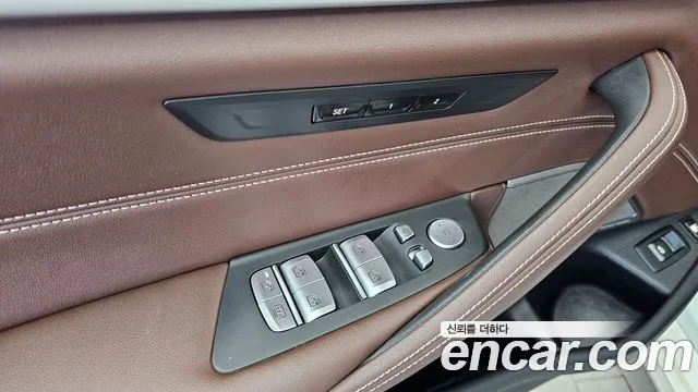 BMW 5-Series — Фото автомобиля 29