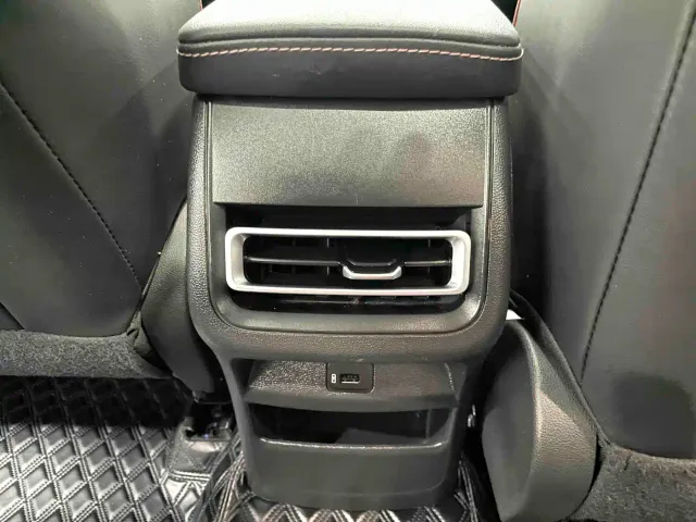 Changan Eado — Фото автомобиля 10