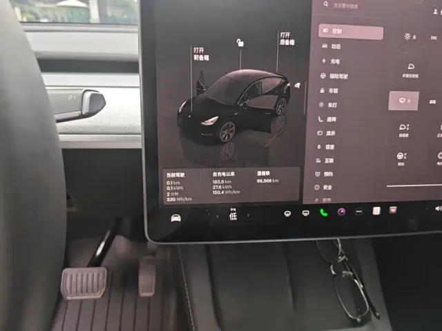 Tesla Model Y — Фото автомобиля 7