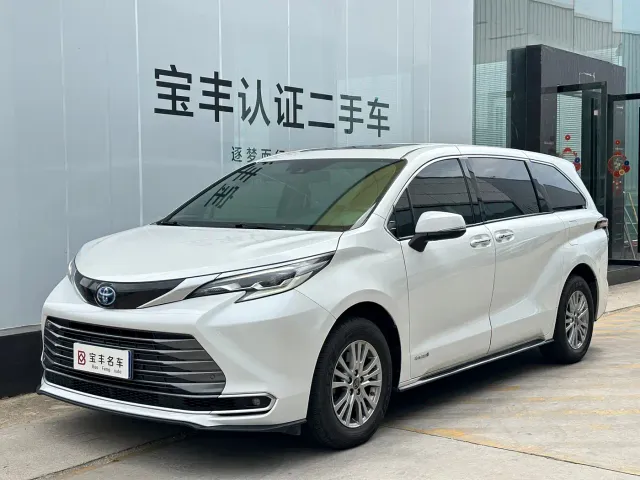 Фотография автомобиля — Toyota Sienna