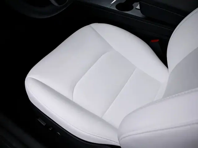 Tesla Model Y — Фото автомобиля 13