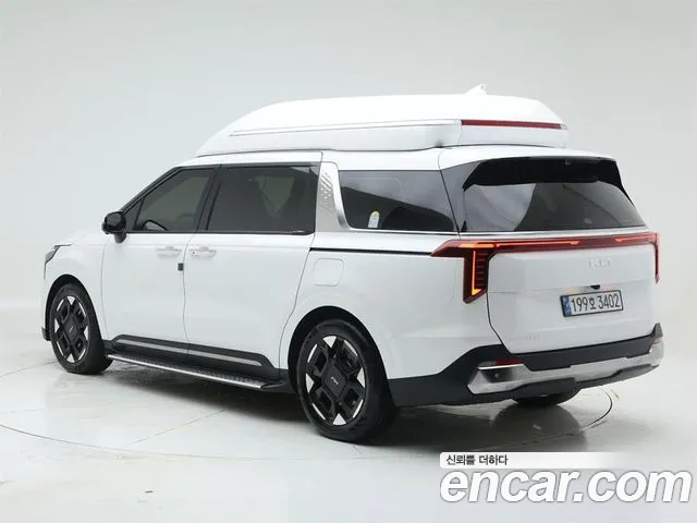 Kia Carnival Generation 4 — Фото автомобиля 4